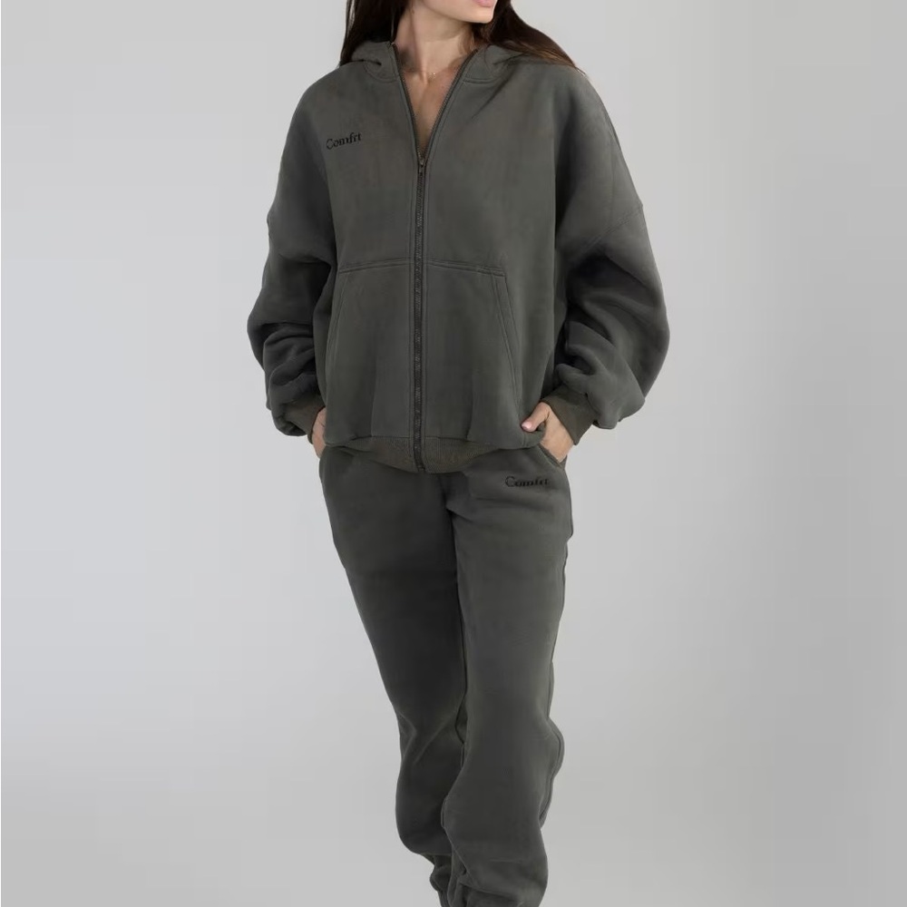 Comfrt Cloud Sweatpants in Millstone Green size M